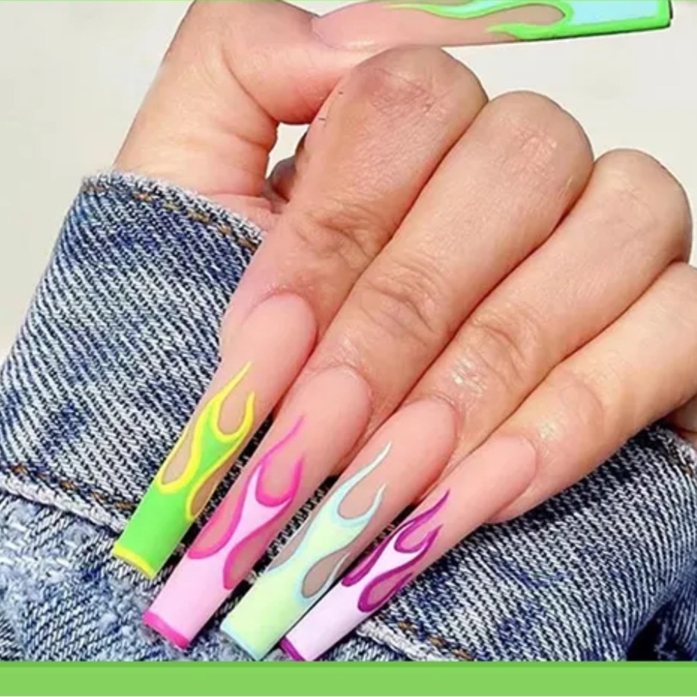 Press on nails